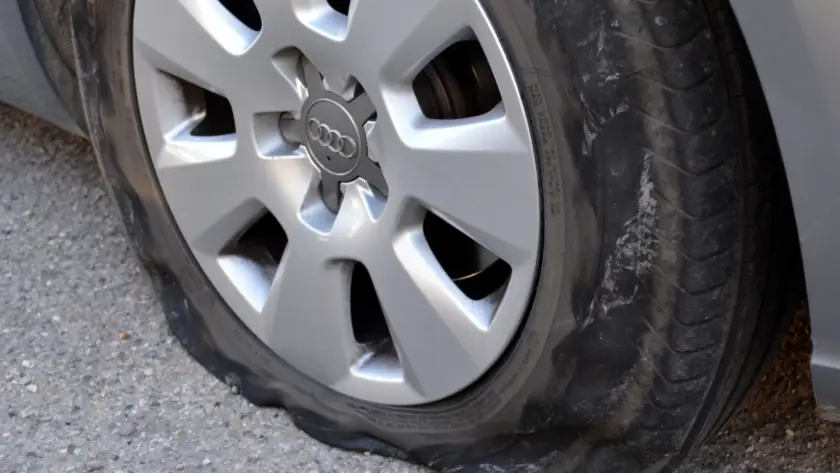 8 Steps to Fix a Car Tyre Puncture